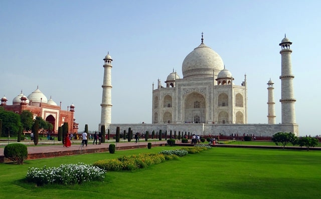 दुनिया के सात अजूबों में से एक है ताजमहल - One Of The Seven Wonders Of The World Taj Mahal In Hindi