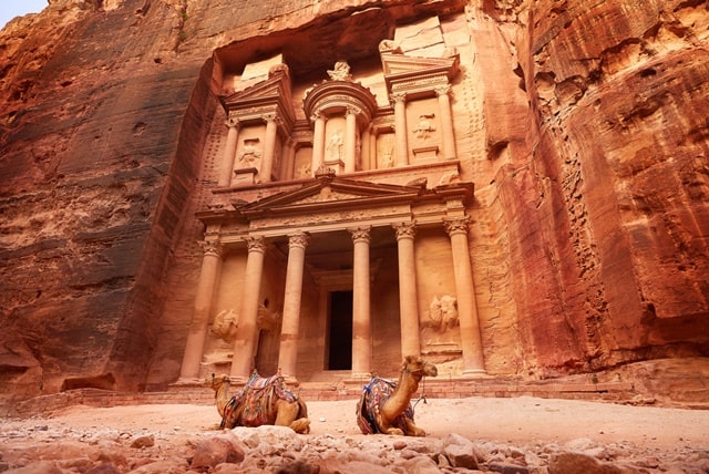 पेट्रा दुनिया के दुनिया के 7 अजूबे में से एक - Petra Is One Of The Seven Wonders Of The World In Hindi