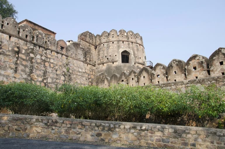 झाँसी का किला घूमने की जानकारी - Jhansi Fort Information In Hindi
