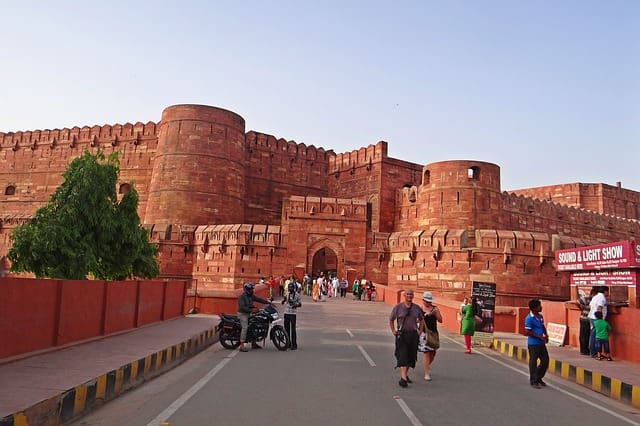 आगरा किले देखने के लिए टिप्स - Travel Tips For Agra Fort In Hindi