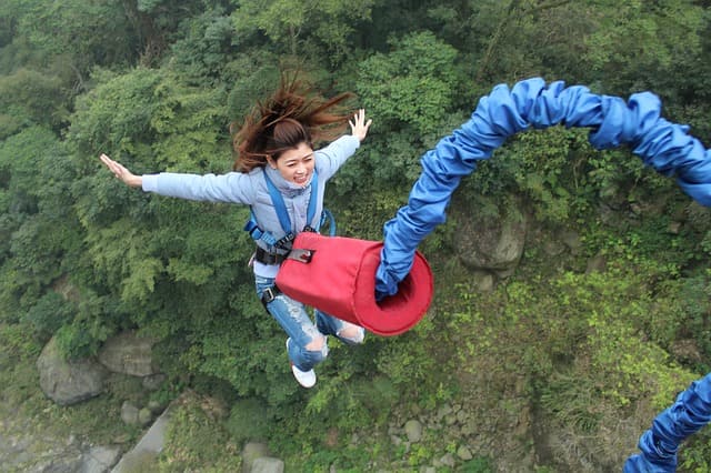 बंगी जम्पिंग ऋषिकेश में मुख्य पर्यटन स्थल – Bungee Jumping In Rishikesh Famous Tourist Spot In Hindi