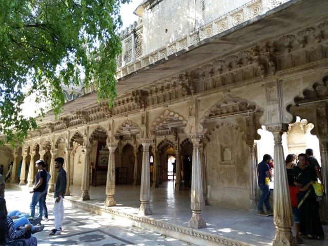 बड़ी महल – Badi Mahal City Palace Udaipur In Hindi