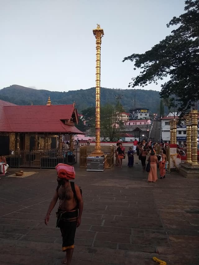 सबरीमाला मंदिर में प्रवेश के लिए कड़े नियम - Rules Of Sabarimala Temple In Hindi