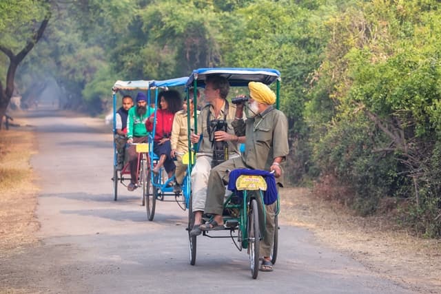 साइकिल रिक्शा से भरतपुर बर्ड सैंक्चुरी की सैर - Cycle Rickshaw In Keoladeo National Park In Hindi