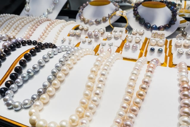 चारमीनार में मोती की शॉपिंग – Shopping Of Pearl In Charminar In Hindi