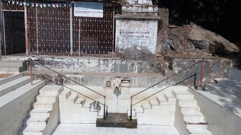Mount Abu Ka Pramukh Dharmik Sthal Gaumukh Temple In Hindi