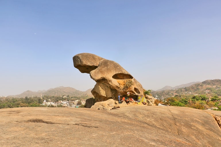 Mount Abu Ka Aakarshan Sthal Toad Rock In Hindi