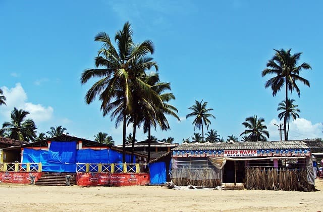 अंजुना बीच पर शैक - Anjuna Beach Shacks In Hindi