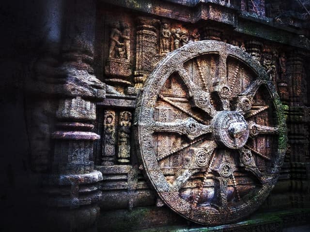 भारत के सात अजूबे में शामिल कोर्णाक मंदिर, उड़ीसा - Konark Temple Seven Wonders Of India In Hindi