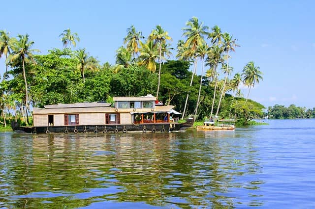 भारत का सस्ता और खूबसूरत पर्यटन स्थल एलेप्पी केरल - Alleppey Kerala India Ka Sabse Sasta Aur Khubsurt Paryatan Sthal In Hindi