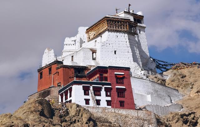 नामग्याल मठ, मैकलोडगंज, धर्मशाला - Namgyal Monastery, Mcleodganj Dharamshala In Hindi