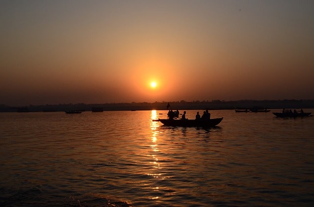 वाराणसी में नौका विहार वाराणसी - Boating In Varanasi In Hindi