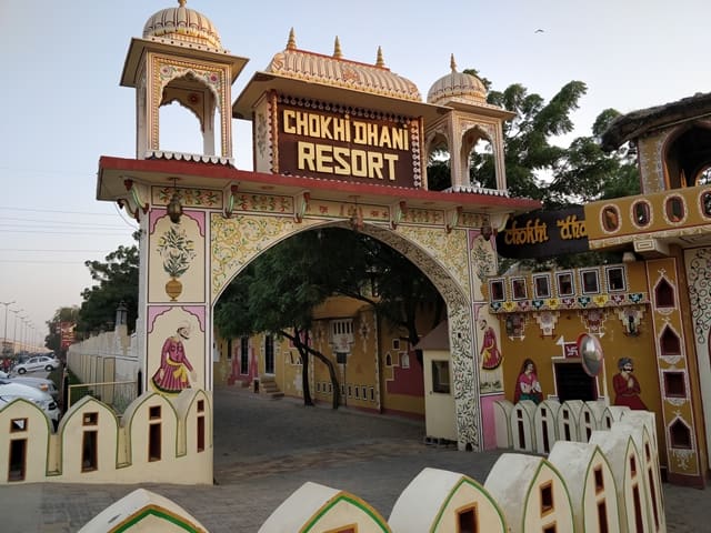 जयपुर में घूमने वाली जगह चोखी ढाणी - Jaipur Mein Ghumne Wali Jagah Chokhi Dhani In Hindi
