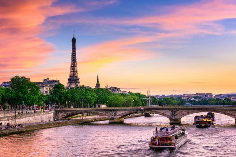 पेरिस में घूमने लायक पर्यटन स्थल - Tourist Places Of Paris In Hindi