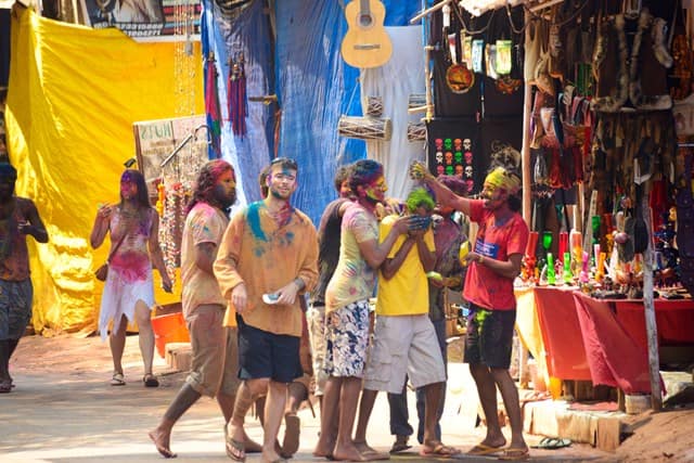 गोवा की होली में परेड – Holi Paredes In Goa In Hindi