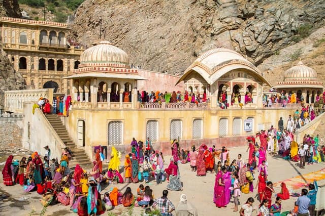 गलताजी मंदिर में जाने का सबसे अच्छा समय- Best Time To Visit Galtaji Temple In Hindi
