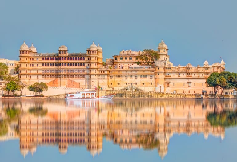 उदयपुर घूमने की जानकारी और इसके 10 प्रमुख पर्यटन स्थल- 10 Places To Visit In Udaipur In Hindi