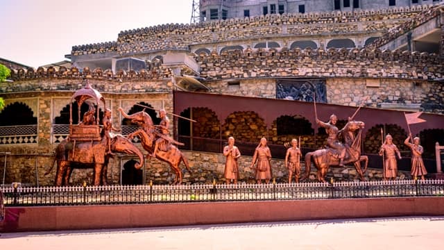 महाराणा प्रताप और हल्दीघाटी का युद्ध हिंदी में - Maharana Pratap Aur Haldighati Ka Yudh In Hindi