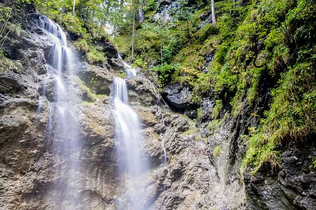थोट्टिकल्लू फॉल्स - Thottikallu Falls In Hindi