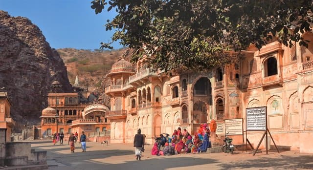 गलताजी मंदिर के आसपास दर्शनीय स्थल- Sightseeing Around Galtaji Temple In Hindi