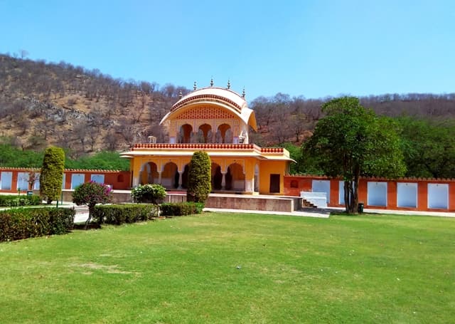 जयपुर में घूमने वाली जगह कनक वृंदावन गार्डन - Jaipur Mein Ghumne Wali Jagah Kanak Vrindavan Garden In Hindi