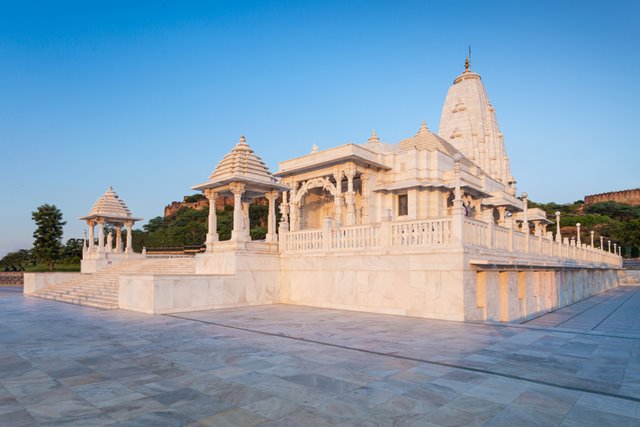 बीकानेर का प्रमुख दर्शनीय स्थल श्री लक्ष्मीनाथ मंदिर - Bikaner Ka Pramukh Mandir Laxmi Narayan Temple Bikaner In Hindi