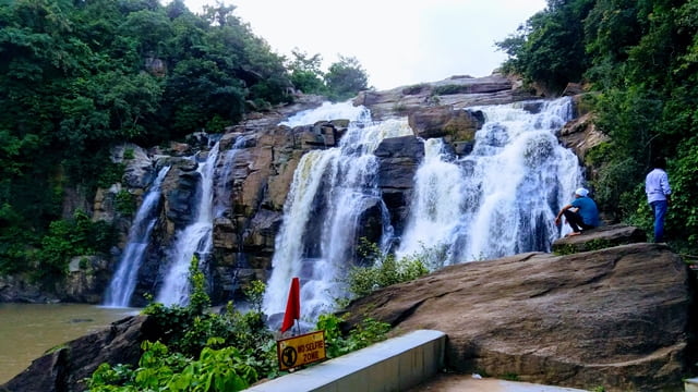 रांची में देखने की जगह हिरणी जलप्रपात – Ranchi Tourism Mein Hirni Falls In Hindi