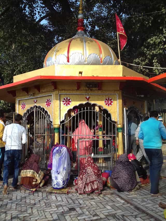 इलाहाबाद(प्रयागराज) में धार्मिक स्थल मनकामेश्वर मंदिर - Allahabad (Prayagraj) Mein Dharmik Sthal Mankameshwar Temple In Hindi