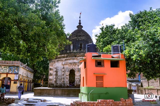 पश्चिम बंगाल के धार्मिक स्थल गोपालजी मंदिर - West Bengal Ke Dharmik Sthal Gopalji Temple In Hindi