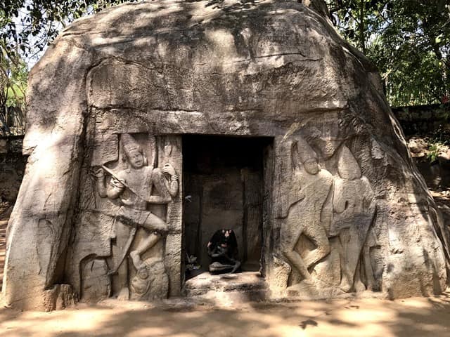 त्रिवेंद्रम का मशहूर दर्शनीय स्थल विजिनजम रॉक कट गुफा - Tiruvannatpuram Ka Mashoor Darshaniya Sthal Vizhinjam Rock Cut Cave In Hindi