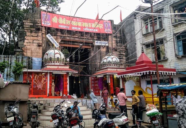 उज्जैन का धार्मिक स्थल चौबीस खंबा मंदिर - Ujjain Ka Dharmik Sthal Chaubis Khamba Temple In Hindi