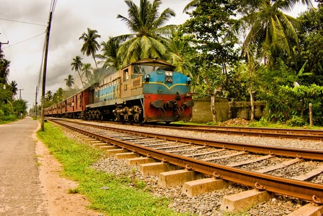 ट्रेन से दतिया पहुंचना - How To Reach Datia By Train In Hindi