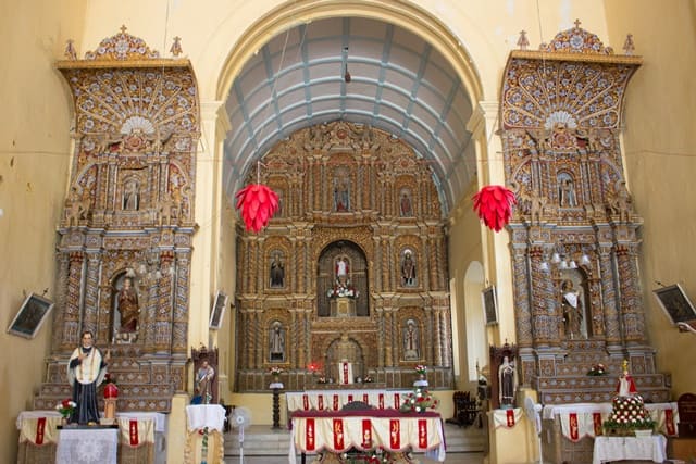 दमन का कैथेड्रल ऑफ बोम जीसस चर्च - Daman Ka Cathedral Of Bom Jesus Church In Hindi