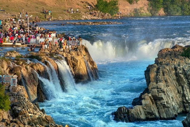 जबलपुर जिला आकर्षक स्थल भेड़ाघाट धुआंधार जल प्रपात - Jabalpur Attractions Dhuandhar Falls In Hindi