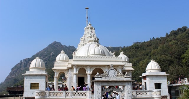 धनबाद का आकर्षक स्थल पारसनाथ मंदिर – Dhanbad Ke Aakarshan Sthal Parasnath Temple In Hindi