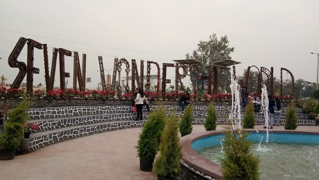 दिल्ली में घूमने वाली जगह वेस्ट टू वंडर पार्क - Waste To Wonder Park Delhi Attractions In Hindi