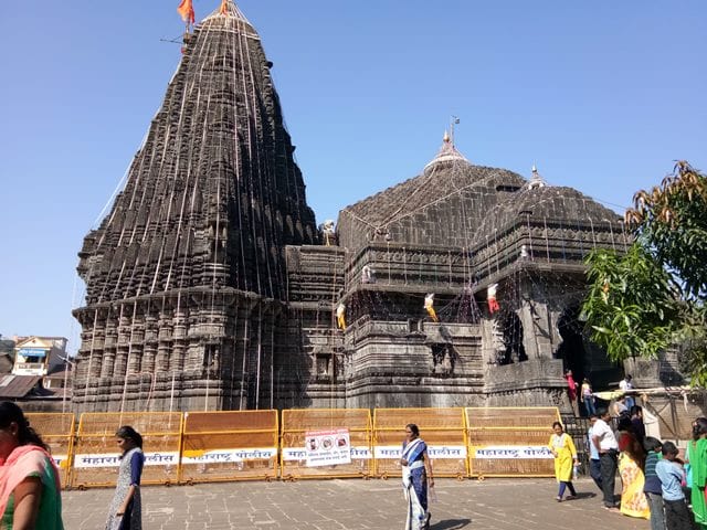 त्रिम्बकेश्वर शिव मंदिर को किसने बनवाया था - Trimbakeshwar Shiv Mandir Ko Kisne Banwaya Tha In Hindi