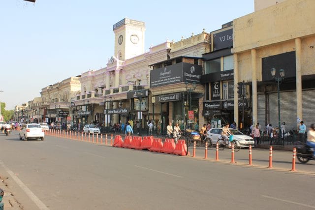 जयुपर में शॉपिंग के लिए बेस्ट है मिर्जा इस्माइल रोड - Jaipur Me Shopping Ke Liye Mirza Ismail Road In Hindi