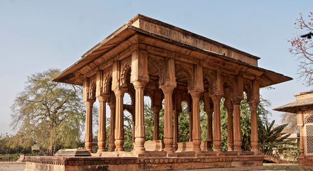 ग्वालियर पर्यटन में देखने वाली जगह तानसेन का मकबरा – Gwalior Paryatan Me Dekhne Vali Jagah Tomb Of Tansen In Hindi