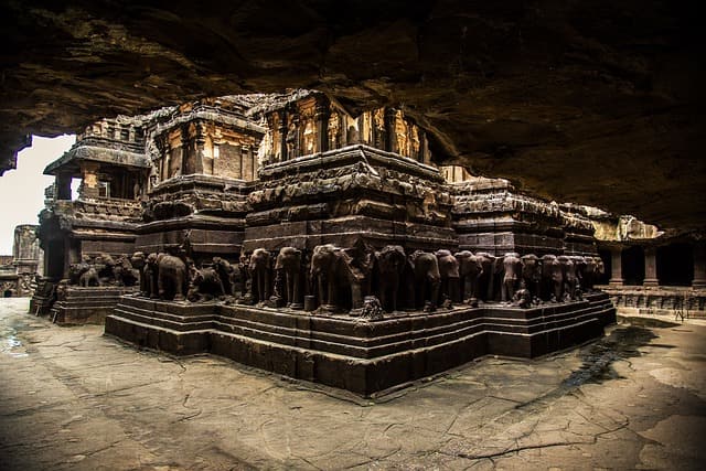 एलोरा केव्स क्या है – What Is Ellora Caves In Hindi