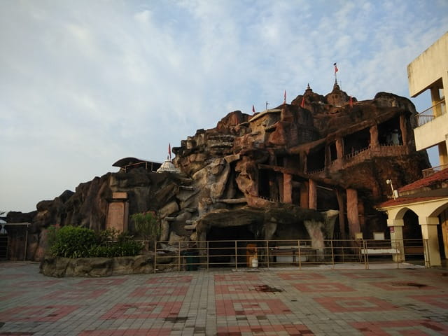 अहमदाबाद में प्रसिद्ध मंदिर वैष्णोदेवी मंदिर - Ahmedabad Me Prasidh Mandir Vaishnodevi Temple In Hindi