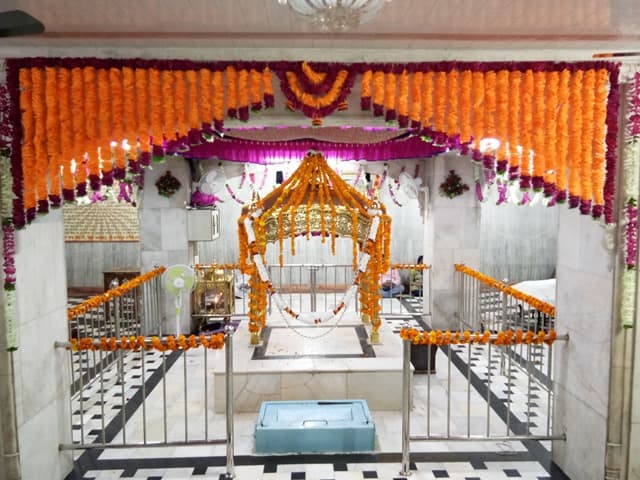 अमृतसर में दर्शनीय स्थल गुरु के महल - Amritsar Me Darshaniya Sthal Guru Ke Mahal In Hindi