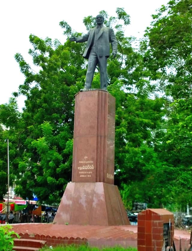 विजयवाड़ा में देखने वाली जगह लेनिन की प्रतिमा - Vijayawada Me Jarur Dekhe Lenin Statue In Hindi