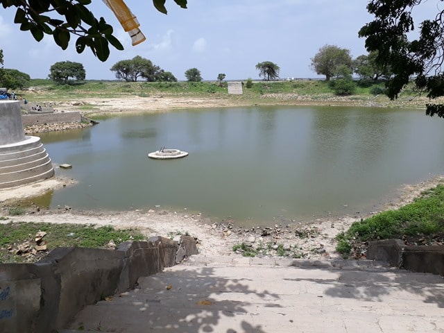 द्वारका की फेमस टूरिस्ट प्लेस गोपी तालाब – Famous Tourist Place In Dwarka Gopi Lake In Hindi