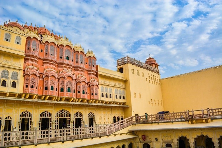 इंडिया की ऐतिहासिक इमारतें हवा महल