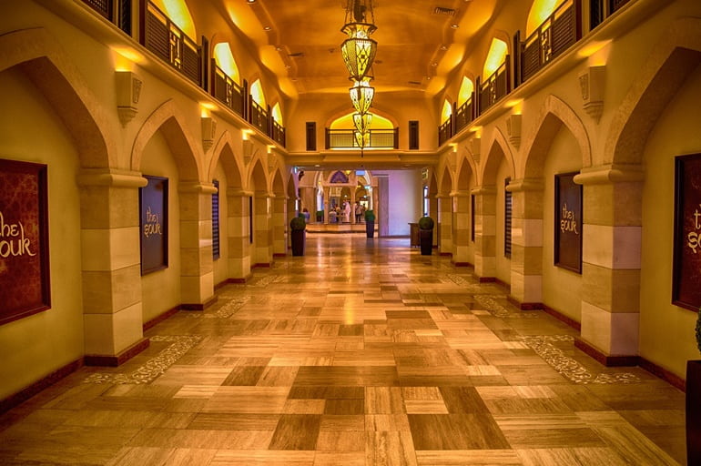 दुबई में खरीदारी करने के लिए दुबई मॉल 