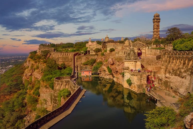 राजस्थान का पहाड़ी किला चित्तौड़गढ़ दुर्ग