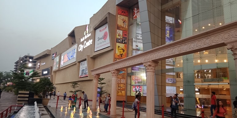 जमशेदपुर में खरीदारी के लिए पी एंड एम हाई-टेक सिटी सेंटर मॉल 