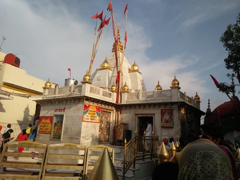 श्री नैना देवी जी मंदिर के दर्शन की जानकारी और पर्यटन स्थल, Sri Naina Devi Ji Temple In Hindi