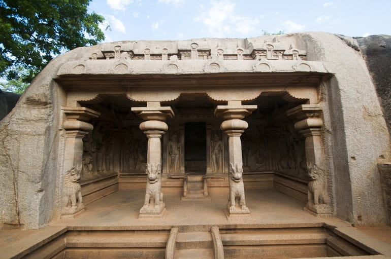 त्रिमूर्ति गुफा मंदिर महाबलीपुरम
